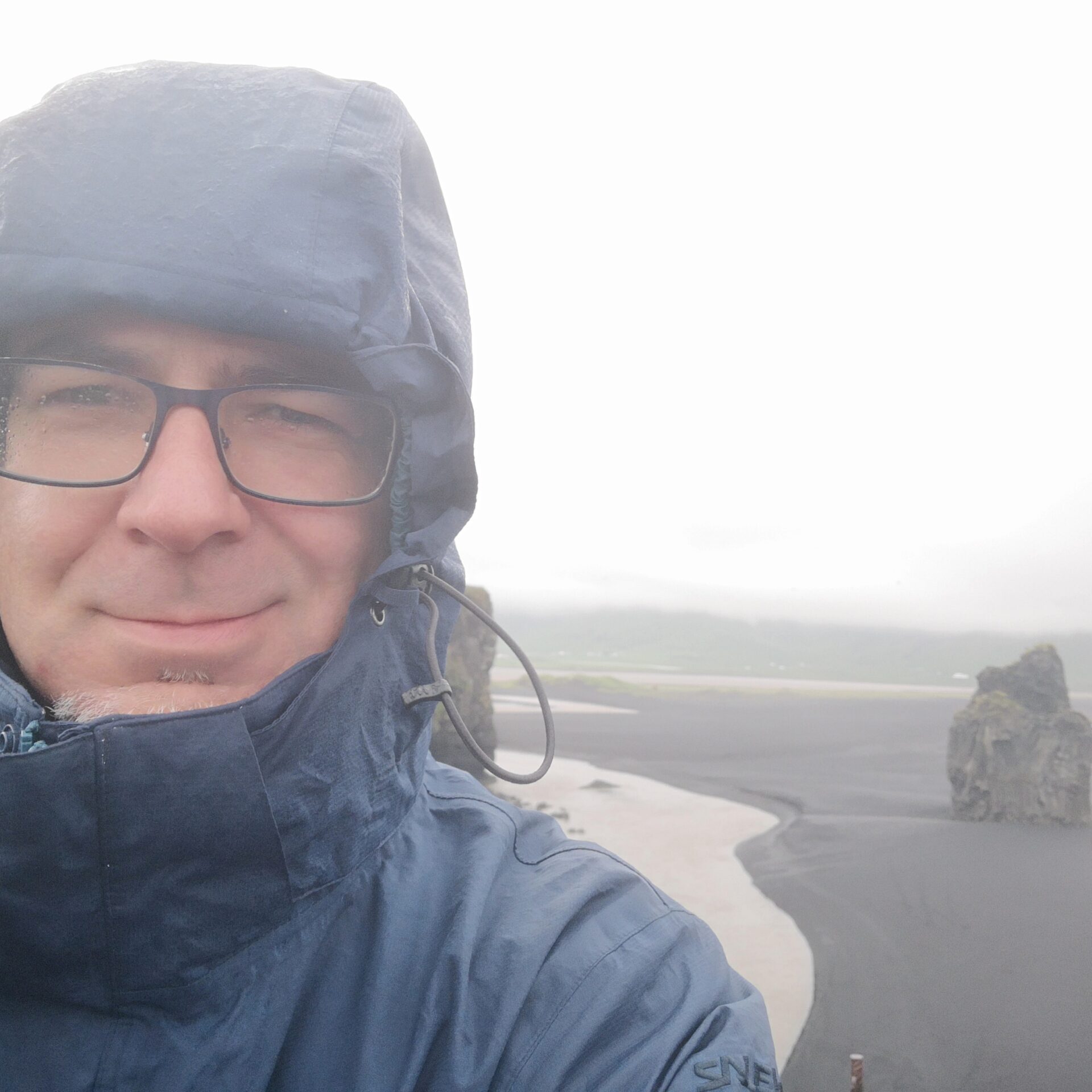 La spiaggia nera di Reynisfjara
