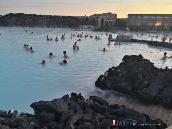 Rilassati tra le calde acque della Laguna Blu.