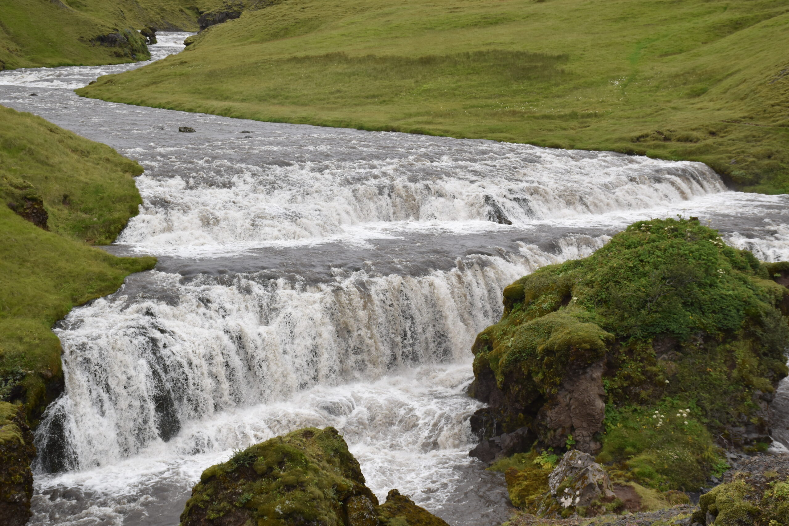 Islanda_06 - Skógafoss 19 La cascata di Hestavaðsfoss, 200 m prima di Skógafoss