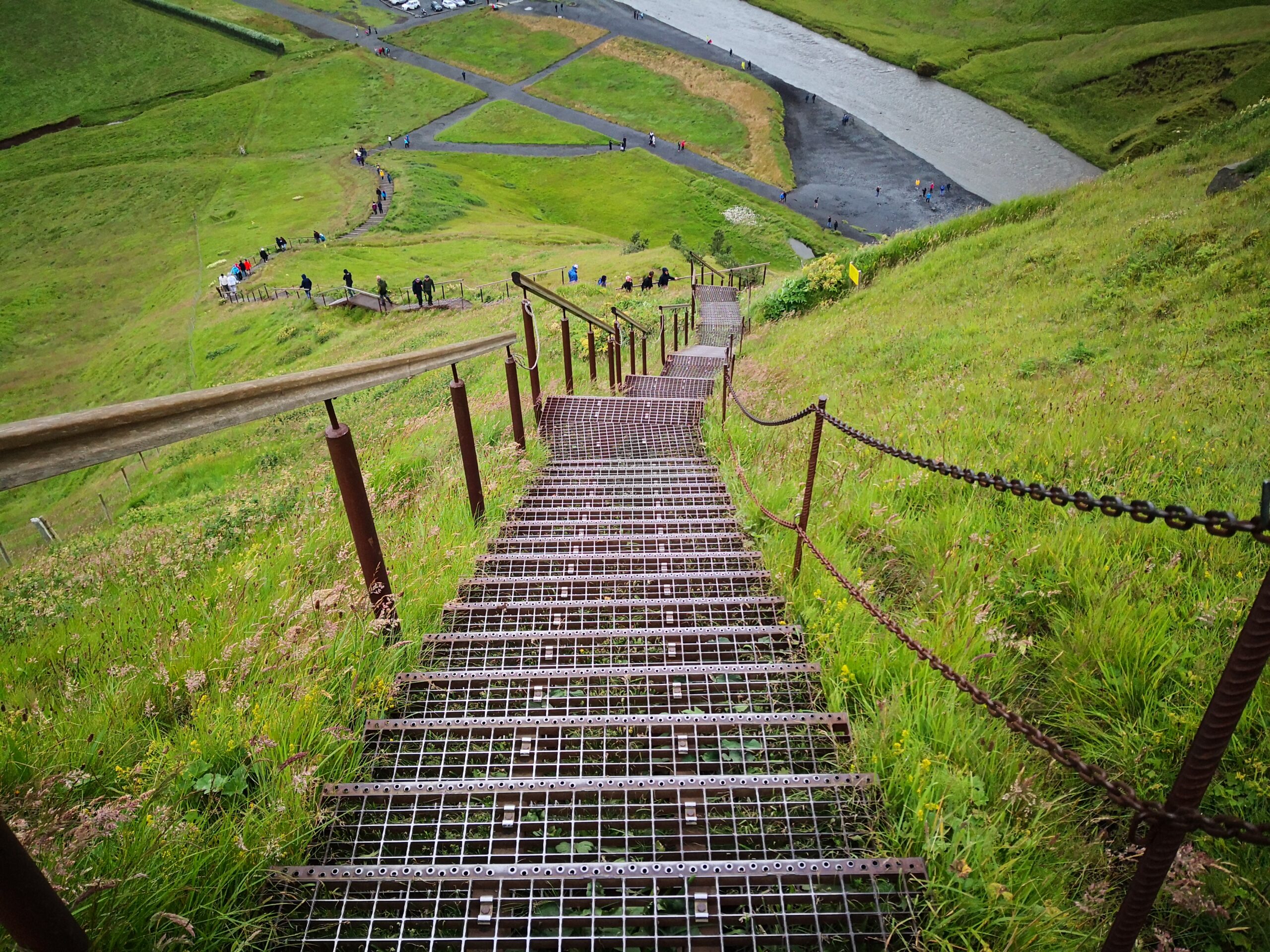 Islanda_06-Skogafoss-48 La scalinata per imboccare il sentiero Fimmvorduhals