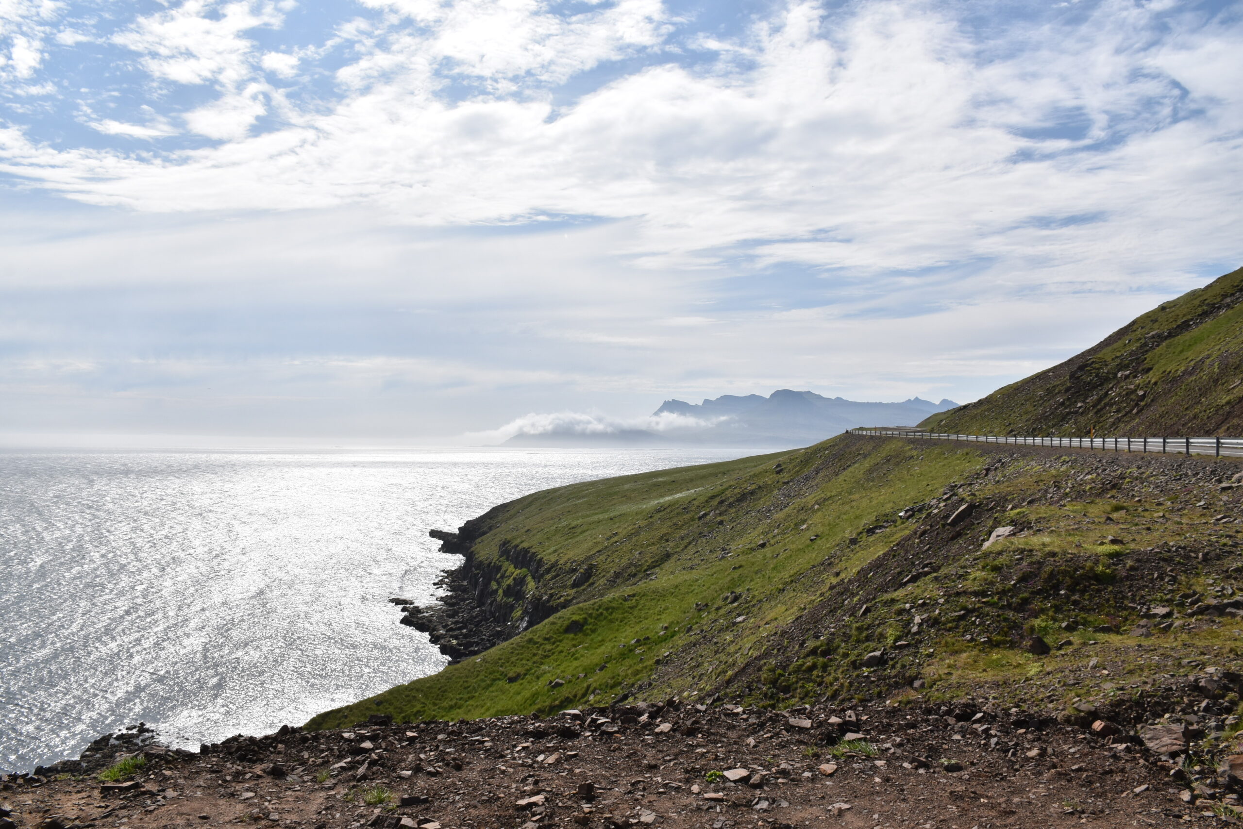 Islanda_15 - Fáskrúðsfjörður 08 La pace che ti dà guidare lungo le coste dei fiordi dell'est!