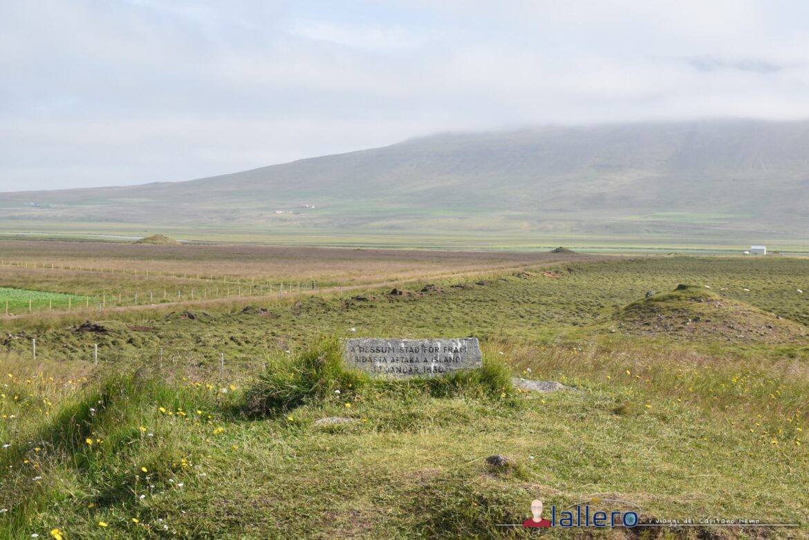 La pietra commemorativa presso Þrístapar