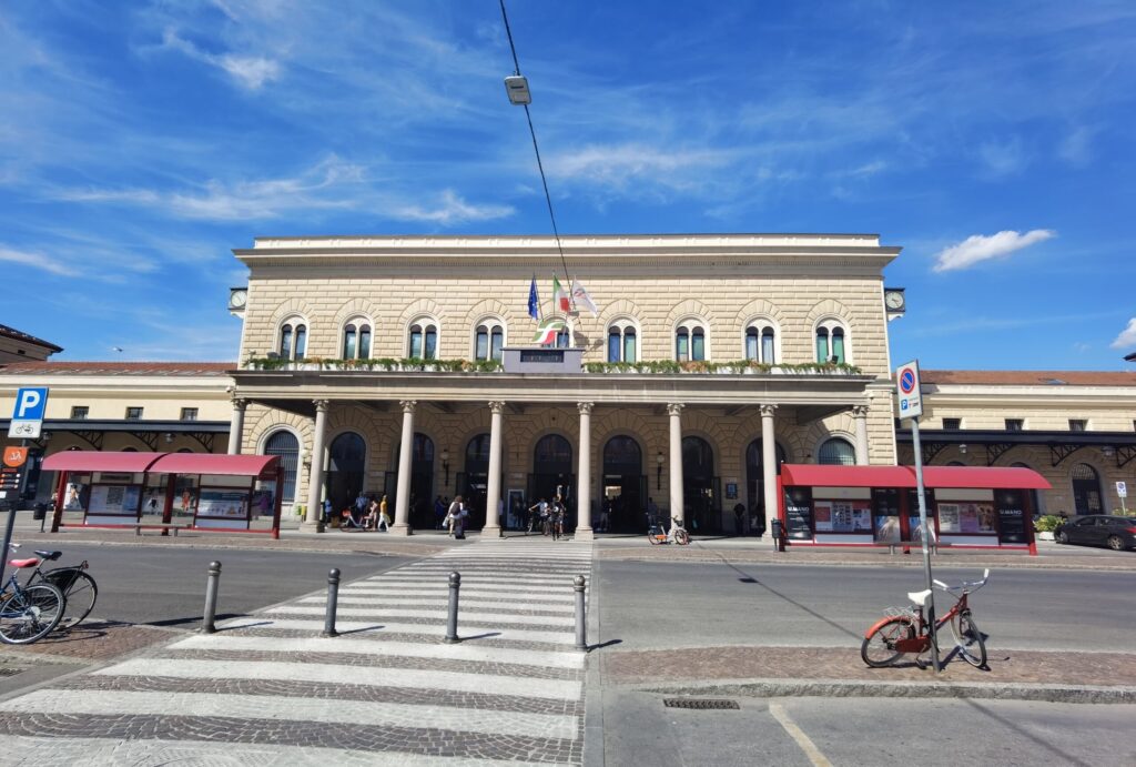 Emilia_Romagna_Bologna_IMG_20220821_152530 La stazione Centrale di Bologna