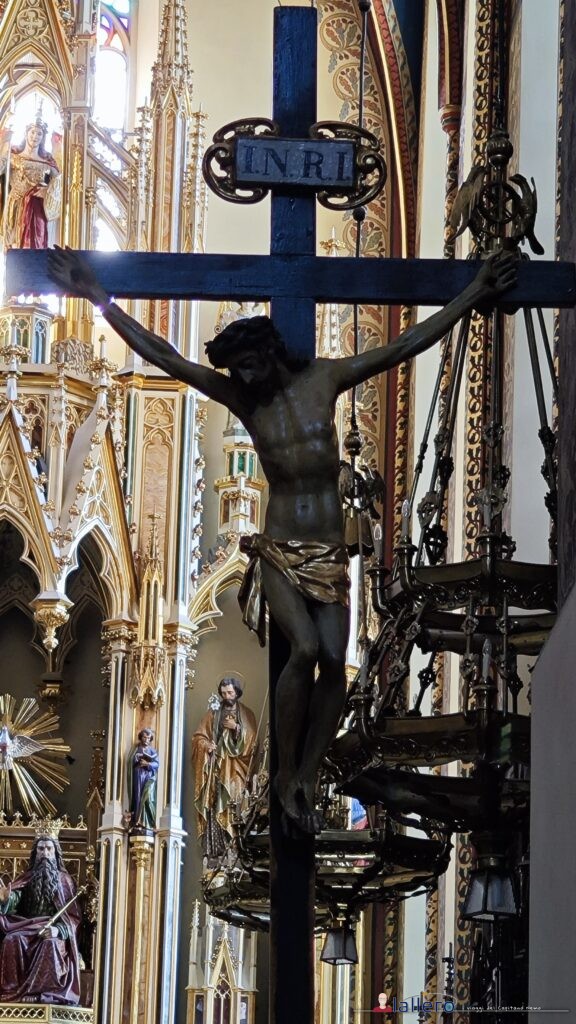 Polonia_Cracovia_06 - Santissima Trinita 15 Dettaglio del crocifisso del presbiterio