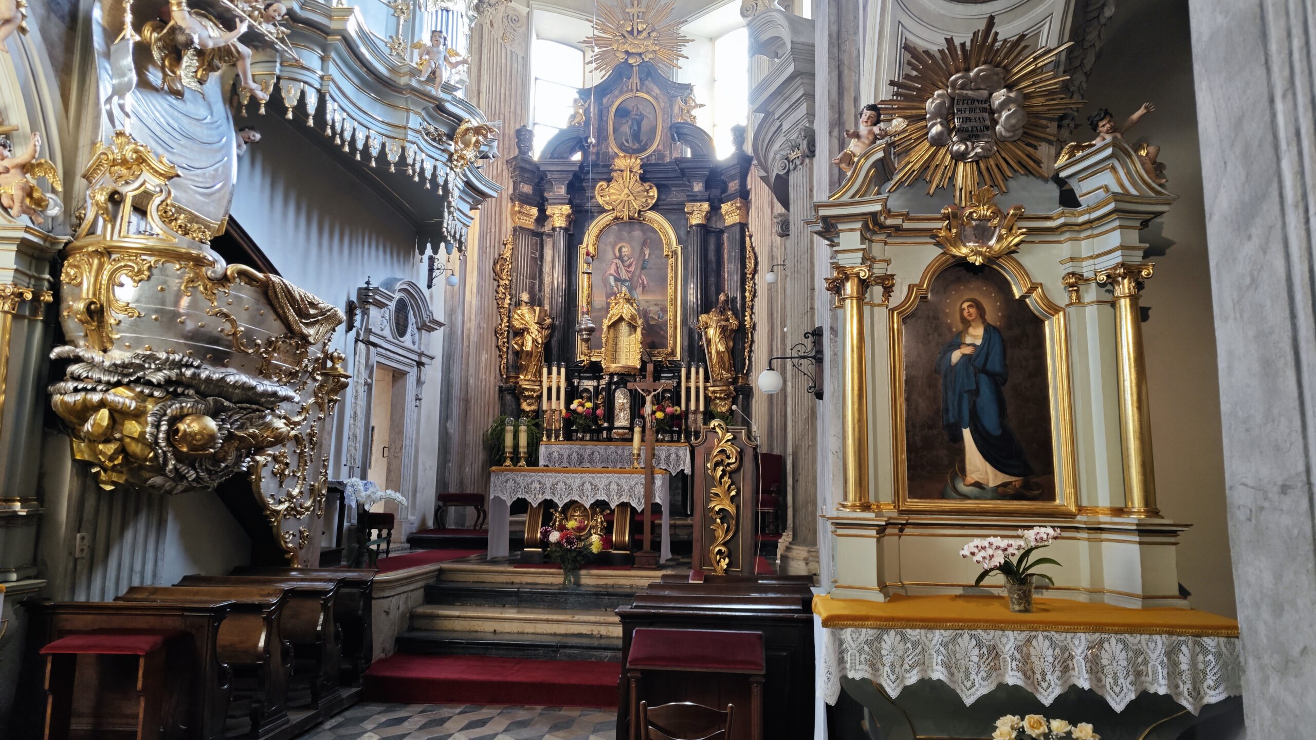 Cracovia_08 - Sant Andrea 11 Scorcio di interni della chiesa di Sant'Andrea