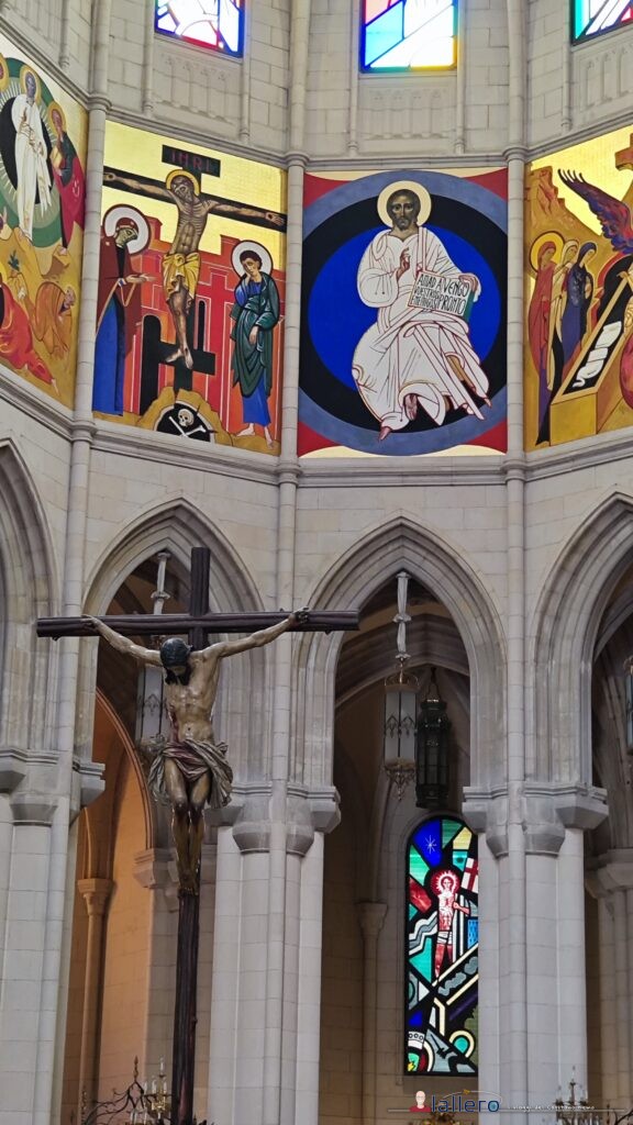 Spagna_Madrid_14 - Cattedrale 12 Scorcio della Corona dei Misteri