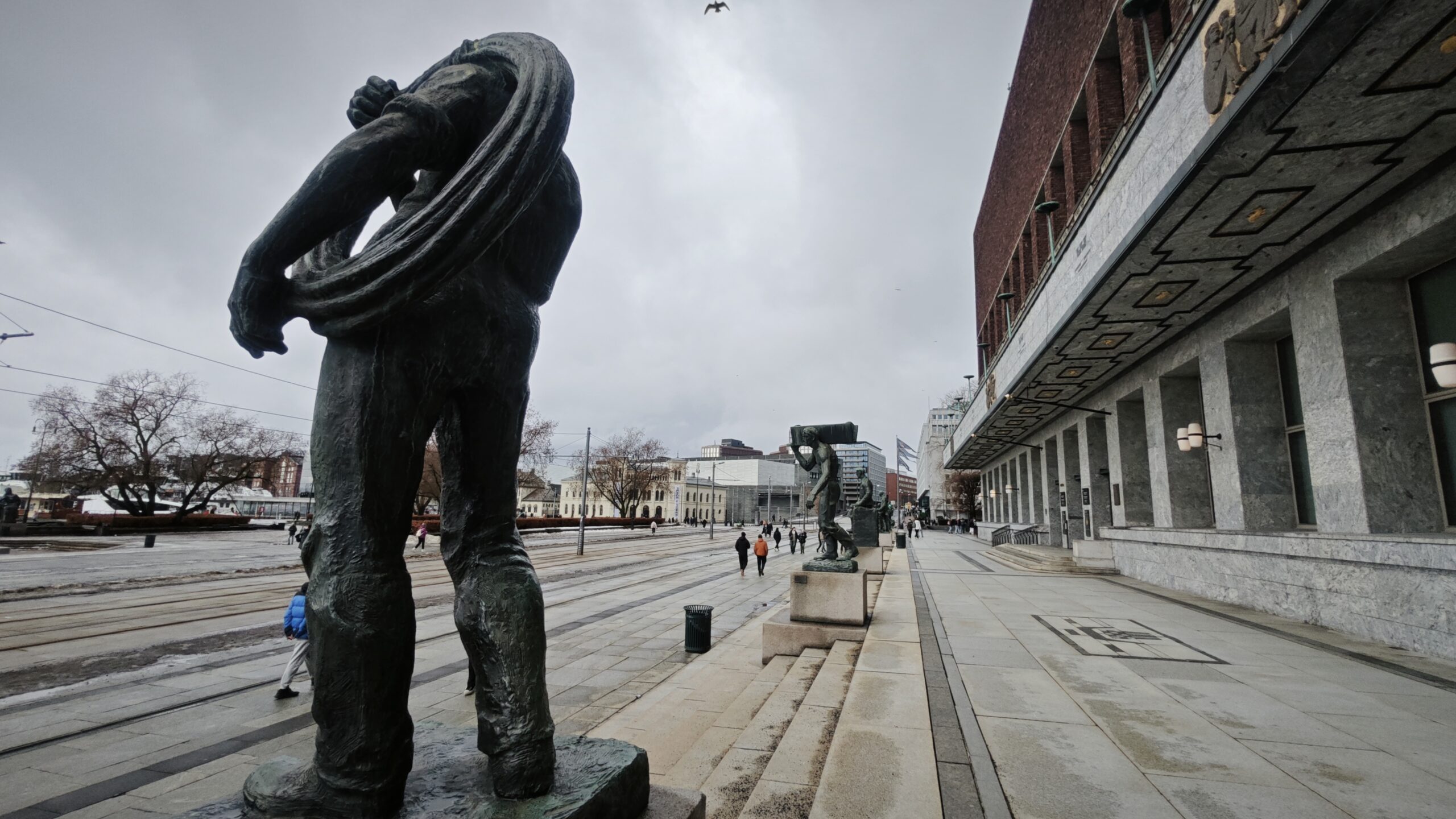 Le statue degli operai al lavoro
